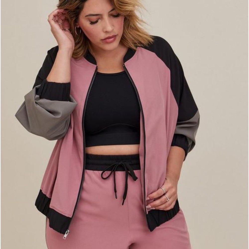 Torrid LoveSick Color Block Bomber - Stretch Woven Mauve Wash Size 2